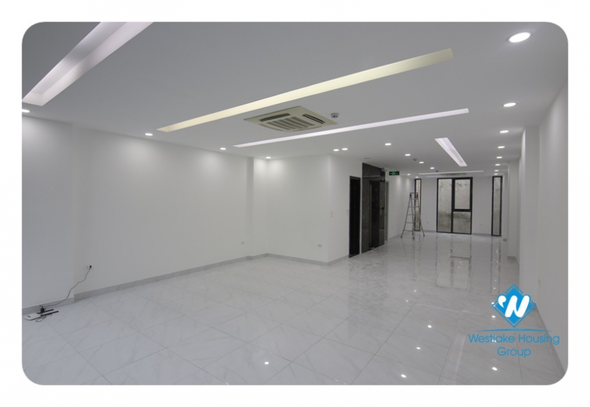 Office for rent on Kim Ma Thuong Street